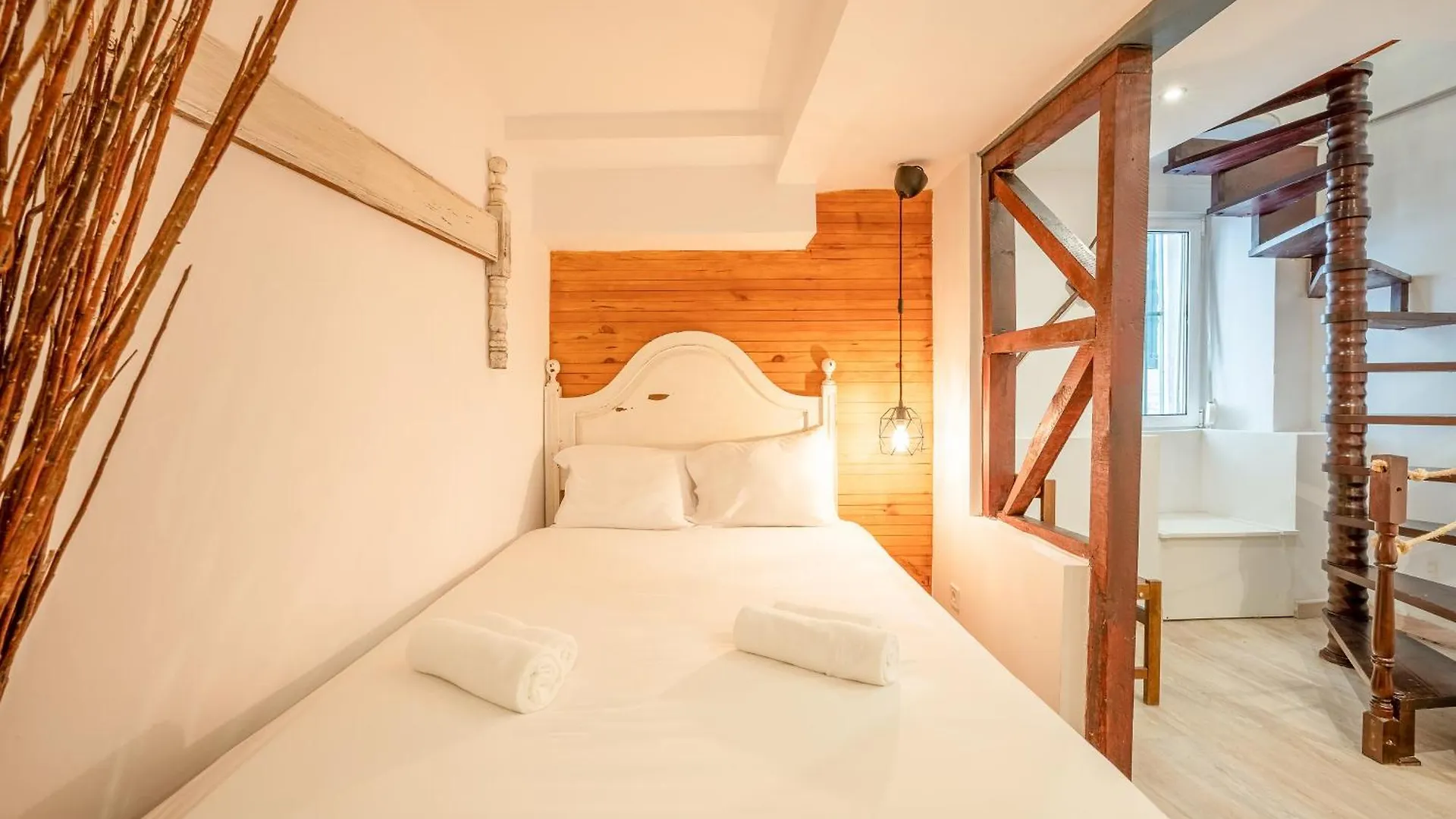 Cozy Getaway In Alfama By Lovelystay Lisbona