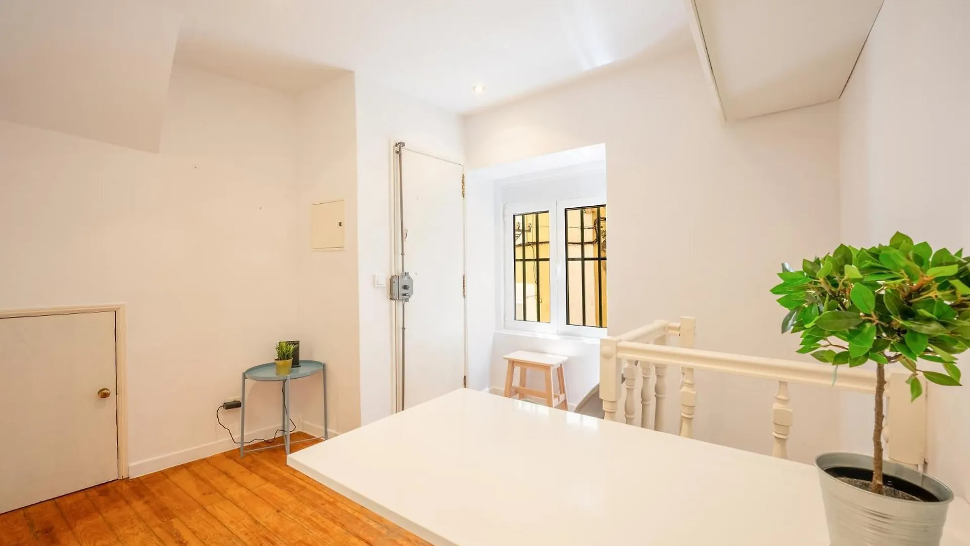 Appartamento Cozy Getaway In Alfama By Lovelystay Lisbona