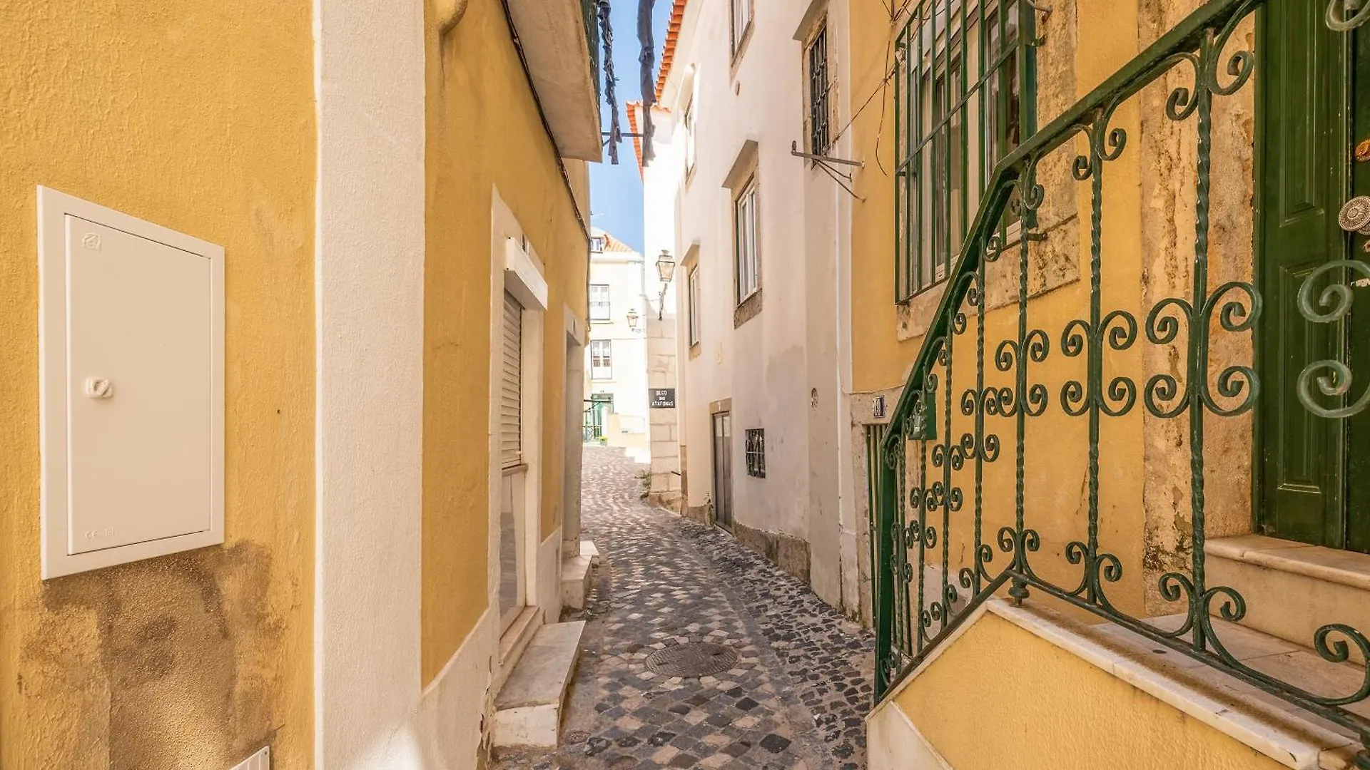 Appartamento Cozy Getaway In Alfama By Lovelystay Lisbona Portogallo